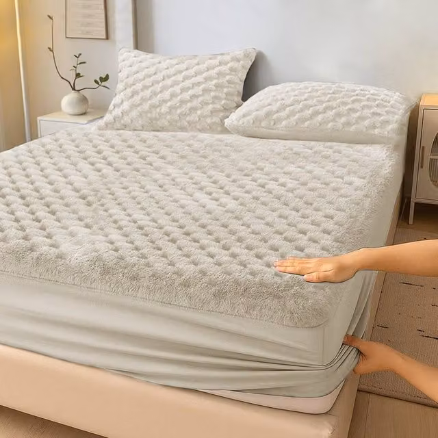 Velosso Chunky Popcorn Faux Fur Fitted Sheet in Beige, Double, W: 140 cm x D: 200 cm
