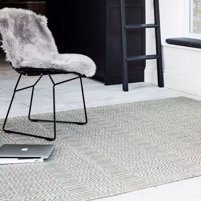 The Rug Shop UK Handmade Modern Geometric Wool Rug in Silver, W: 200 cm, D: 300 cm – 1