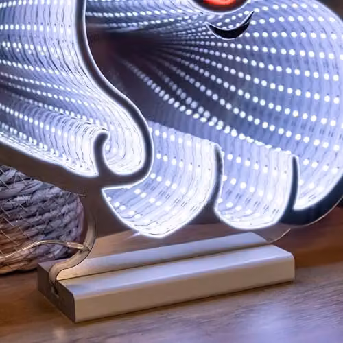 Samuel ALEXANDER 40cm Infinity Santa's Head Christmas Decoration with Red and White LEDs on a Wooden Base – 5