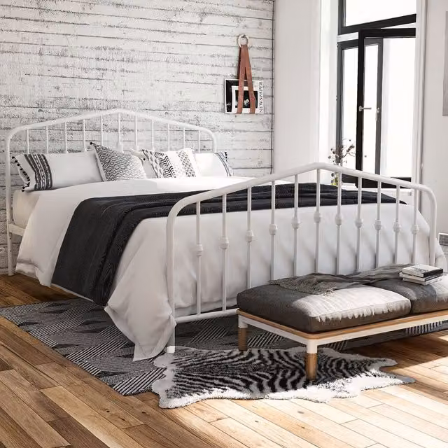 Novogratz Bushwick Industrial Metal Bed in White, W/D/H: 140 x 200 cm