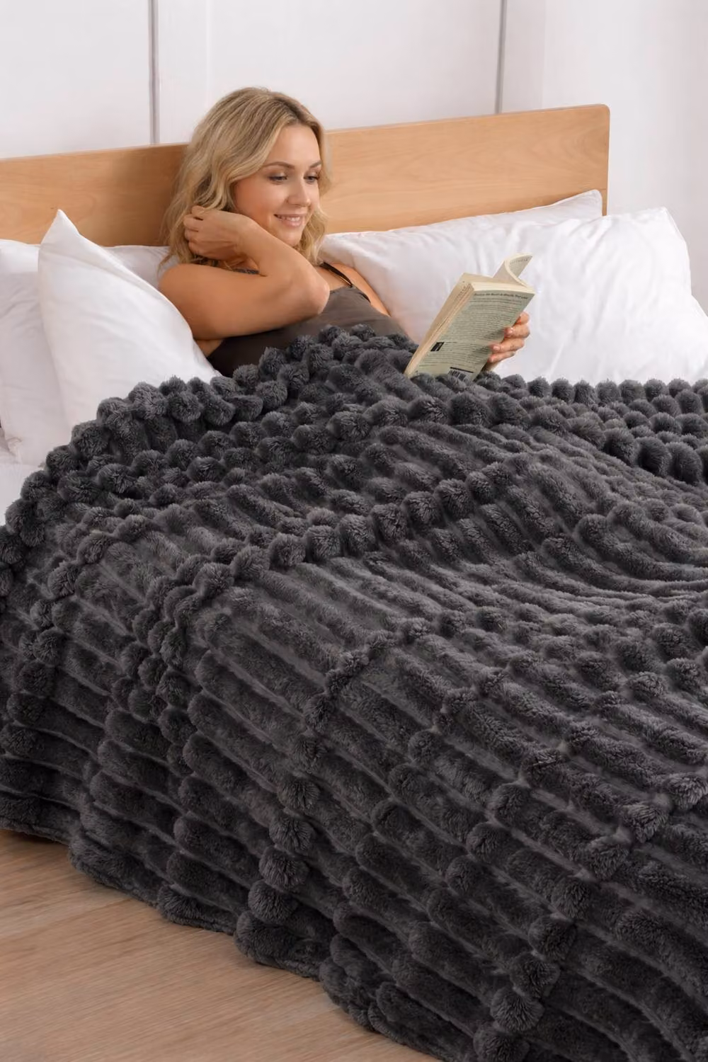 Dyzi Supersoft Ribbed Jacquard Fleece Throw Blanket in Grey, W/D/H: 200 x 240 cm – 2