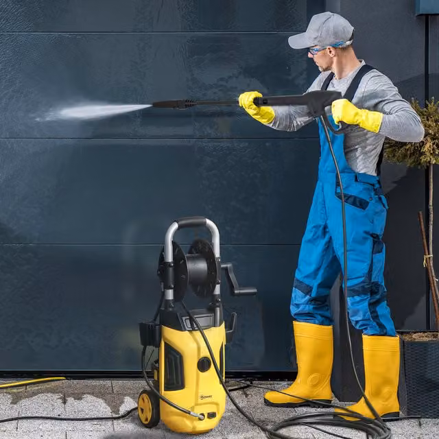 Outsunny 1800W 150 Bar Pressure Washer with Nozzle, Yellow