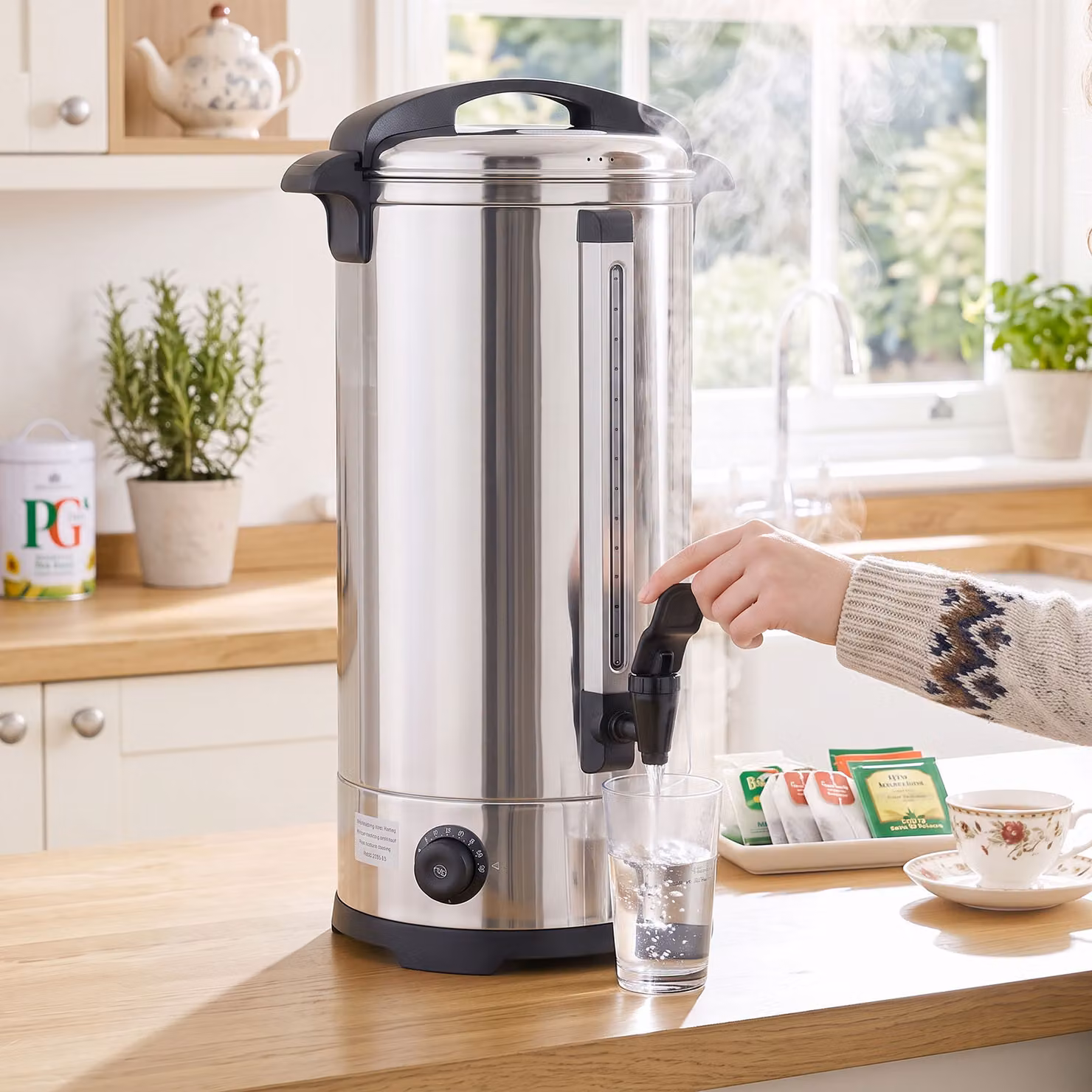 HOMCOM 24L Catering Hot Water Urn, 2500W Stainless Steel Boiler Dispenser in Silver with Thermostat and Keep Warm Function – 2