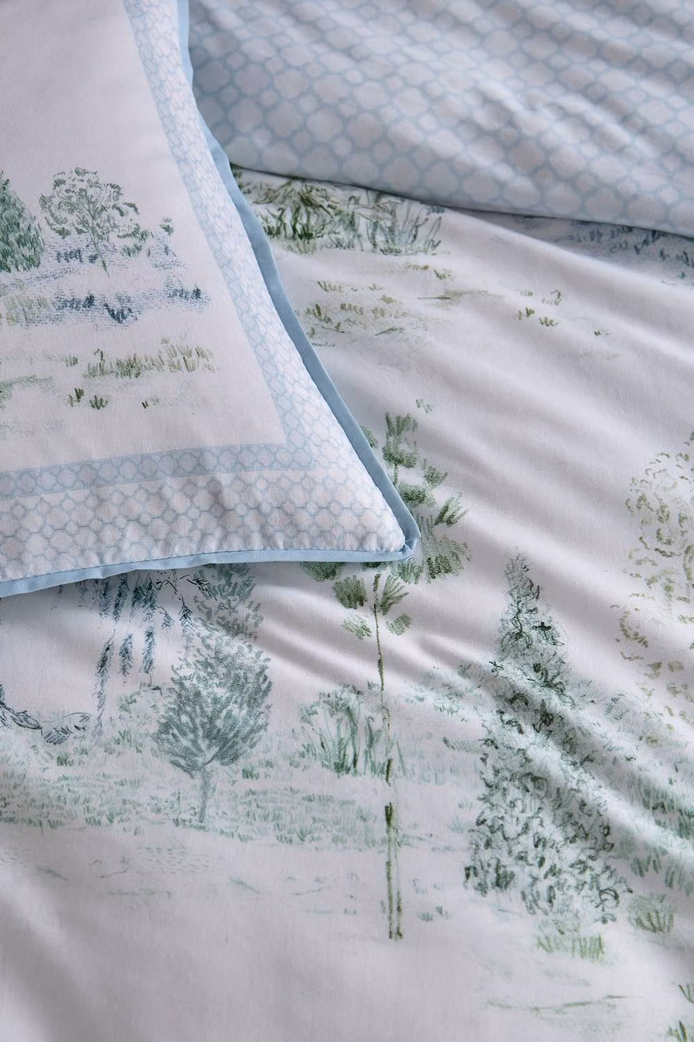 Appletree Willow Tree Scene Reversible 100% Cotton Mako Satin Duvet Cover Set in Blue and Green, W: 200 cm x H: 200 cm – 2