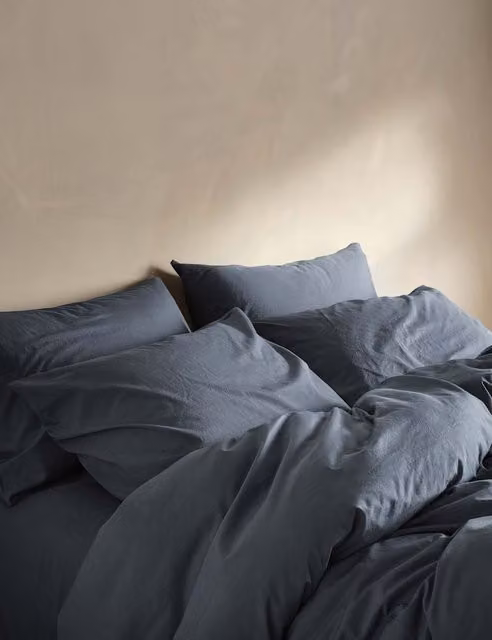 Bedfolk Pure Cotton Relaxed Duvet Cover in Navy Blue