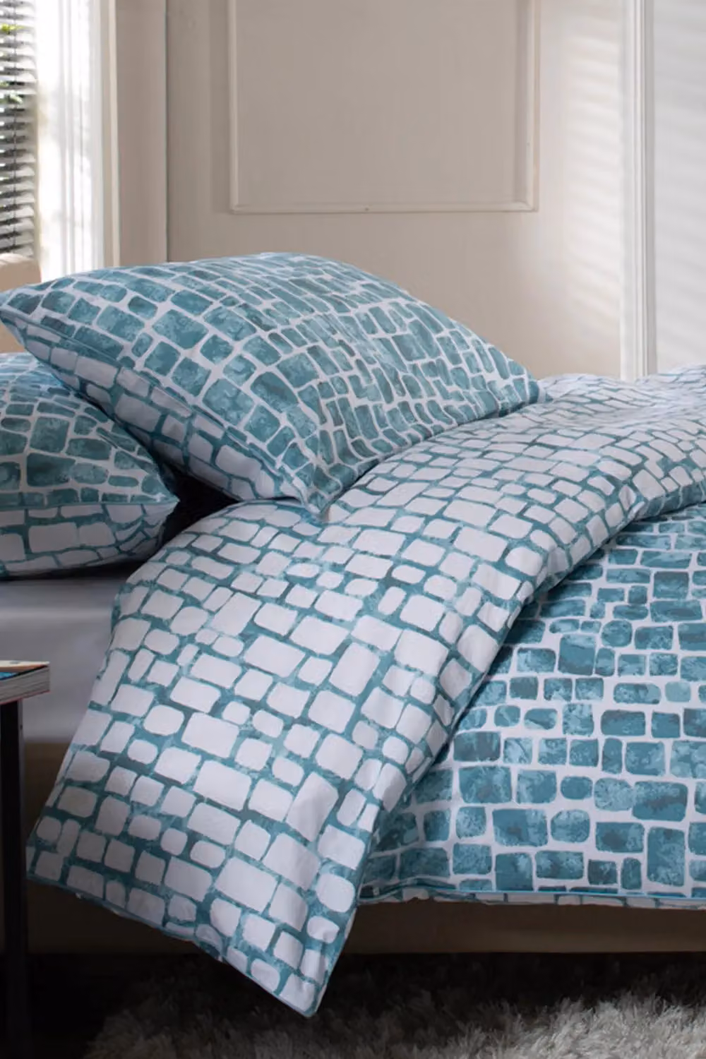 The Lyndon Company Tulle Extrasoft 100% Cotton Breathable Duvet Cover and Pillowcase Set in Blue, W/D/H: 200 x 220 cm – 2