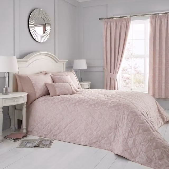 Dreams & Drapes Blossom Pink Jacquard Quilted Bedspread W/D/H: 240 x 220 x 1 cm