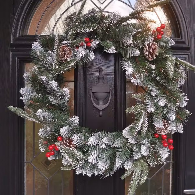Premier New Jersey Christmas Wreath with Snowy Tips, Festive Berries and Cones, Green, Diameter: 50 cm