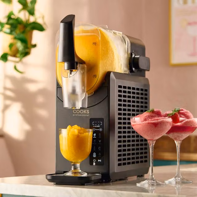 Cooks Professional Slushy Maker in Black