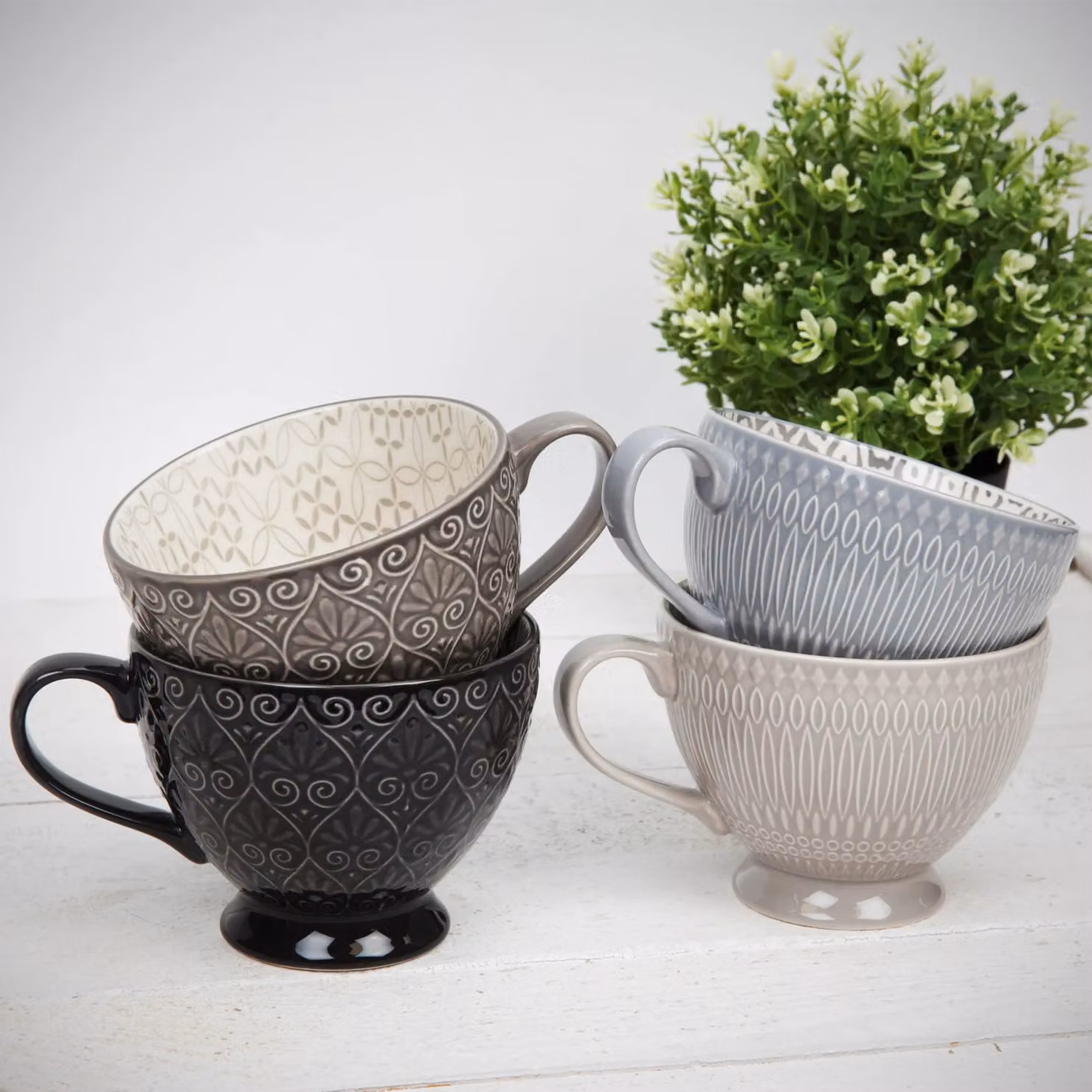 Hestia Set of 4 Geometric Ceramic Tea Cups in Grey and Multicolour – 2