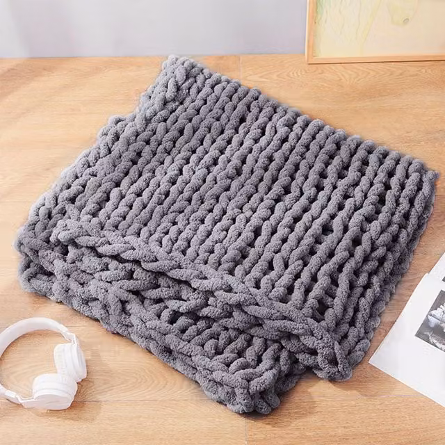 Livingandhome Grey Chenille Knitted Throw Blanket, W/D/H: 100 x 150 cm