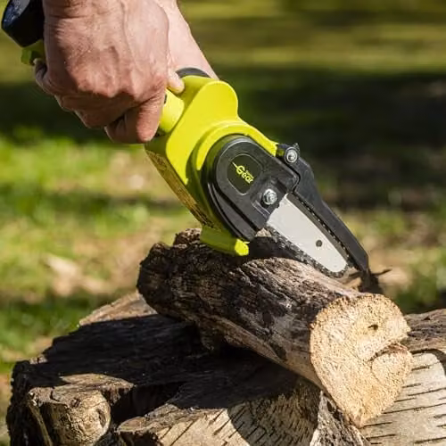 Garden Gear 12V 2-in-1 Telescopic Chainsaw and Handheld Cordless Mini Pole Saw with 2.0Ah Lithium-Ion Battery in Green – 5