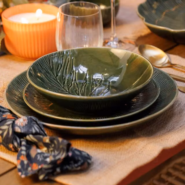 Mikasa Floral Green Stoneware Pasta Bowls, Set of 4, Diameter: 20 cm