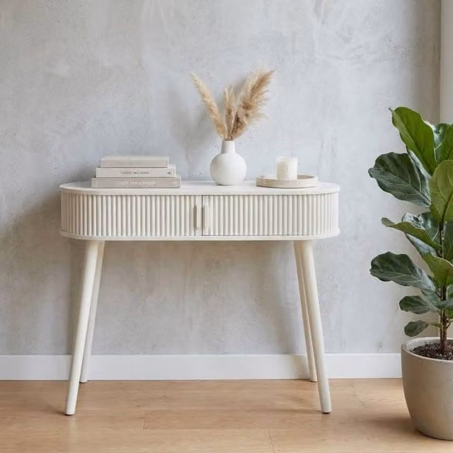 Garden Greatness Maison Ribbed Sand Side Table in Light Beige, W/D/H: 76.0 x 33.0 x 33.0 cm