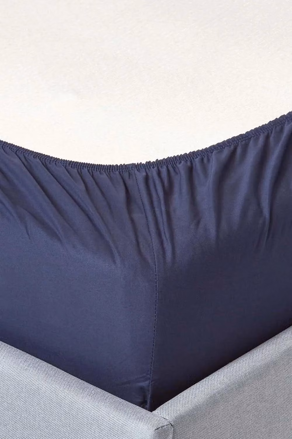 Homescapes Navy Blue Extra Deep Single Fitted Sheet, 200 Thread Count Egyptian Cotton Percale, W/D/H: 90 x 190 x 45.72 cm – 2