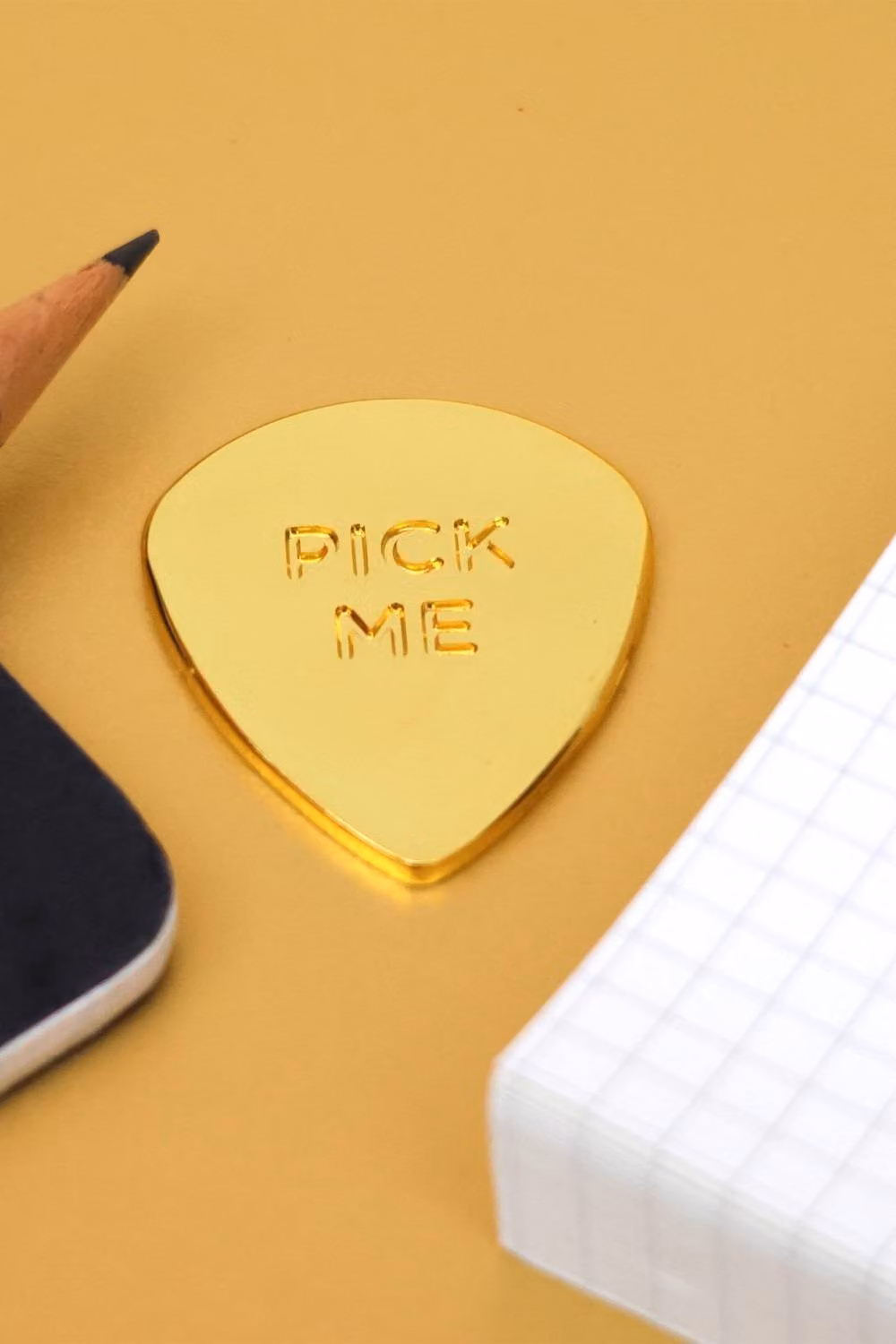 Suck UK Pick Me Gold Plectrum Lucky Charm Metal Tabletop Ornament – 3