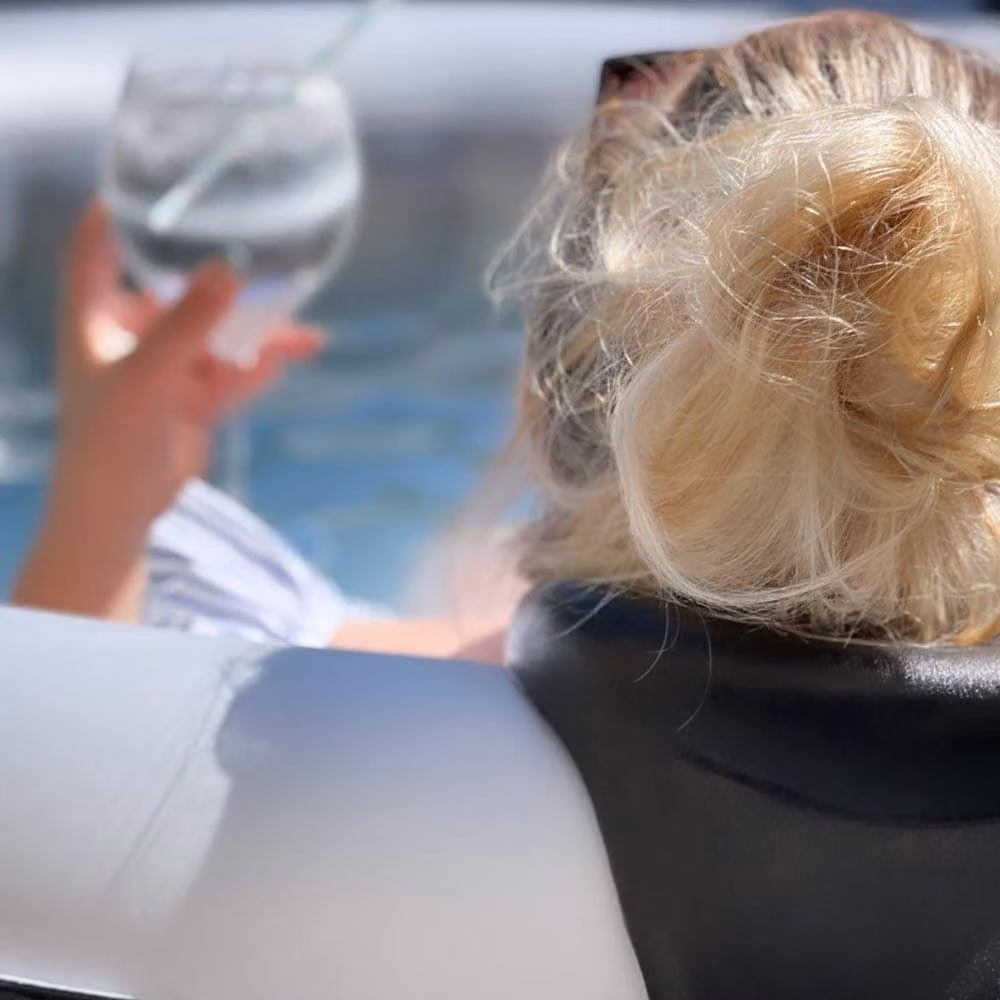 Wave Spas Wave Comfort Pack with Drinks Holder and 2 Head Rests in Black – 3