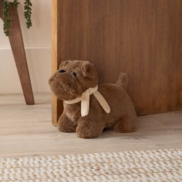 Furn Buddy Bulldog Faux Fur Novelty Dog Weighted Doorstop in Brown, W/D/H: 30 x 16 x 23 cm – 1