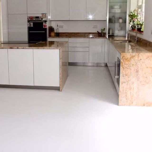 IVC Stone Look Plain Effect Cushion Backed Vinyl Flooring Sheet in White and Grey, 2.0mm thickness, W: 300 cm x L: 600 cm