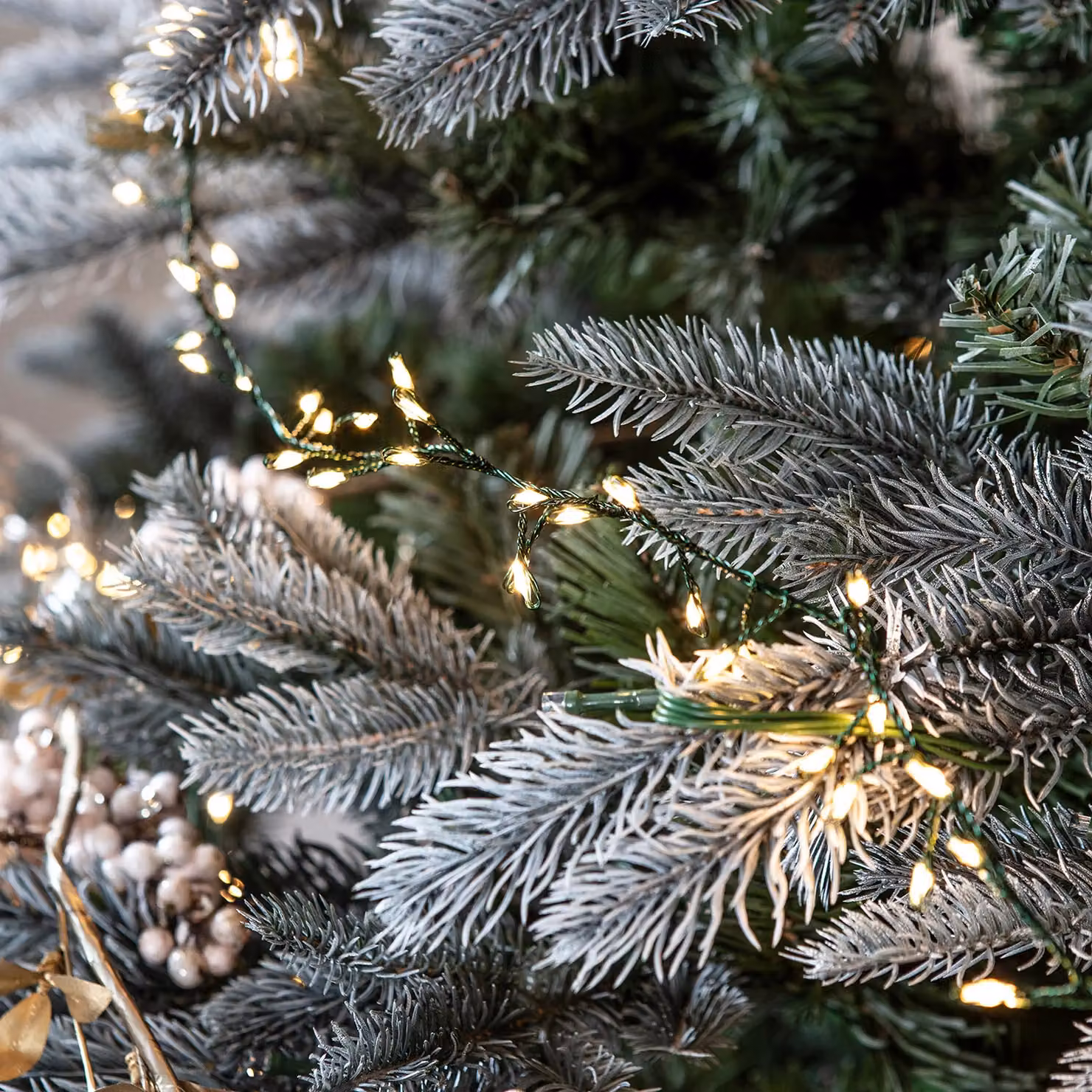Lights4fun 1200 Warm White LED Micro Cluster Christmas Tree Lights, 15m, Green Cable