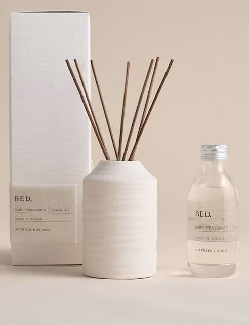 Teraire White Ceramic Round Reed Diffuser with Fresh Floral Scent, 150ml