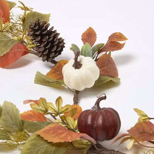 HOMESCAPES Autumnal Artificial Pumpkin and Floral Garland in Orange, Green and Multicolour, Length: 150 cm