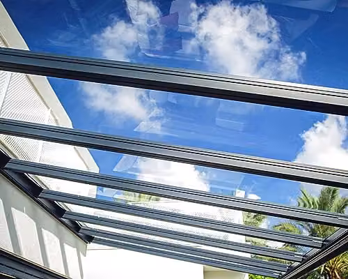 Palram Stockholm Aluminium and Polycarbonate Pergola in Grey with Transparent Roof, W: 515 cm, D: 324 cm – 3