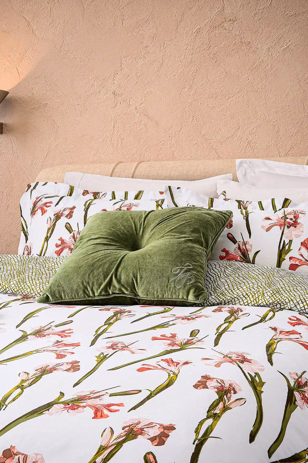 Ted Baker Cotton Velvet Button Cushion in Green, W/D/H: 50 x 50 x 50 cm – 3