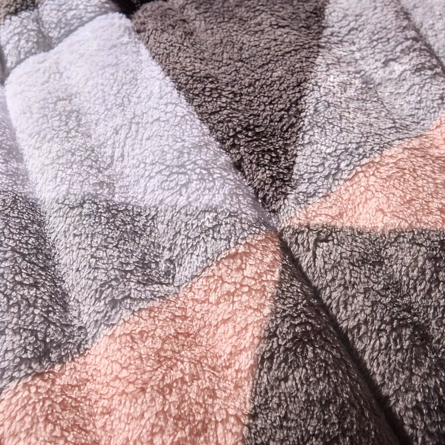 OHS Geometric Teddy Fleece Coverless Duvet and Pillowcase Set, Pink, King Size, 10.5 TOG – 4