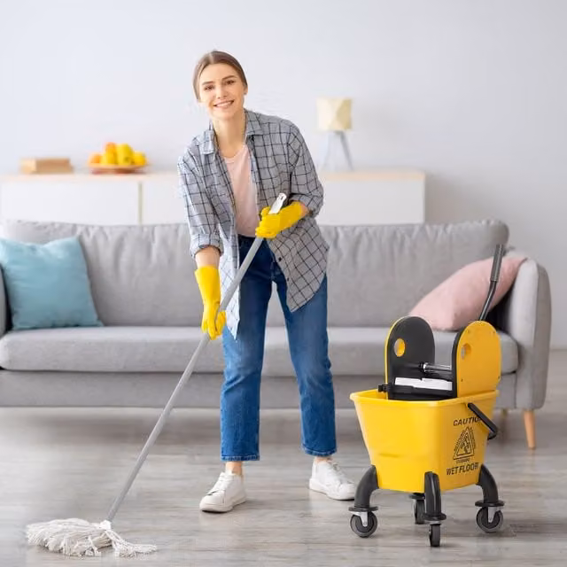 HOMCOM Yellow Mop Bucket with Wringer on Wheels for Floor Cleaning, 26 Litre – 1