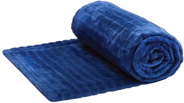 Eldo Soft Fleece Polyester Blanket in Blue, Grey or Pink, W/D/H: 127 x 152 cm – 1