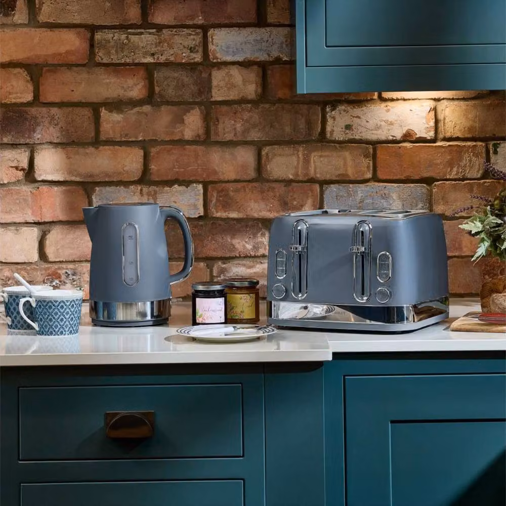 Laura Ashley Kettle and 4 Slice Toaster Set in Blue – 4