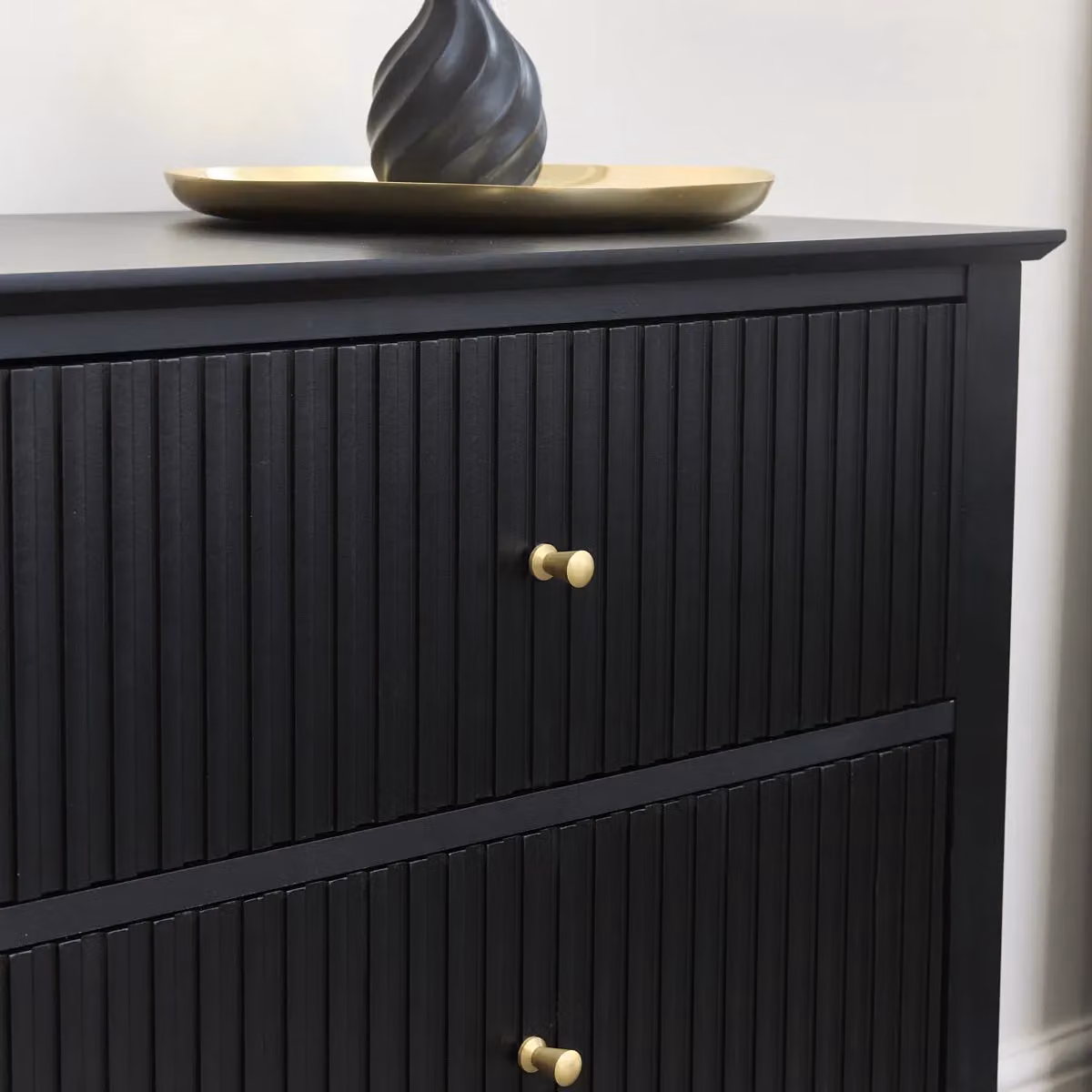 Melody Maison Hales Black Range Large 6 Drawer Chest of Drawers and Pair of Large Bedside Tables in Black and Gold – 2