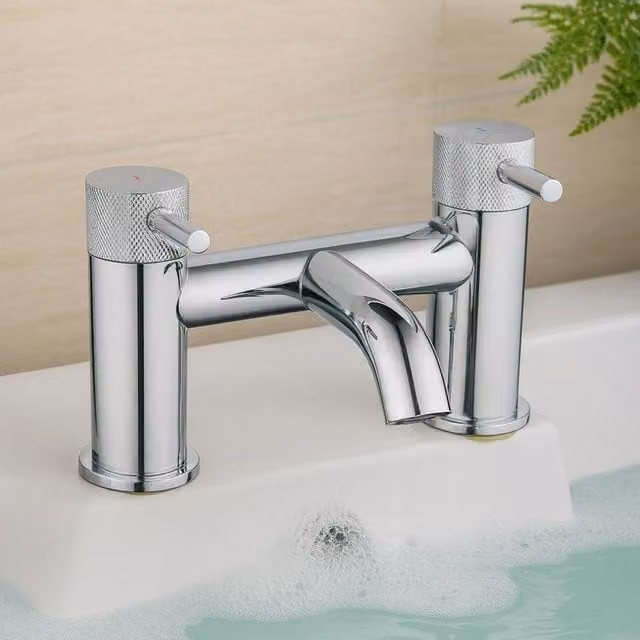 Bathroom Kingdom Redondo Chrome Round Bath Filler Tap in Silver