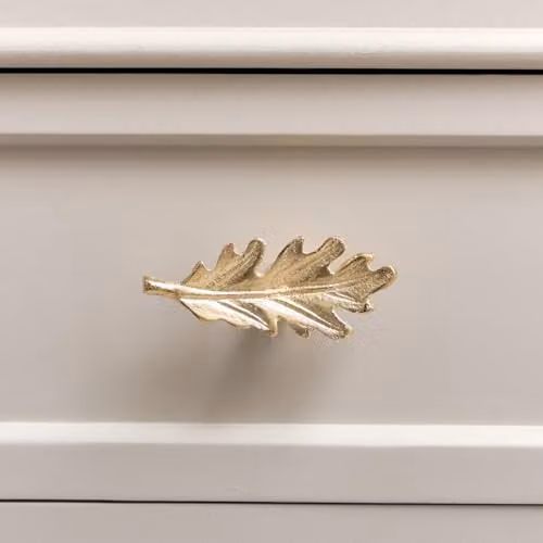 Melody Maison Polished Gold Metal Oak Leaf Drawer Knob