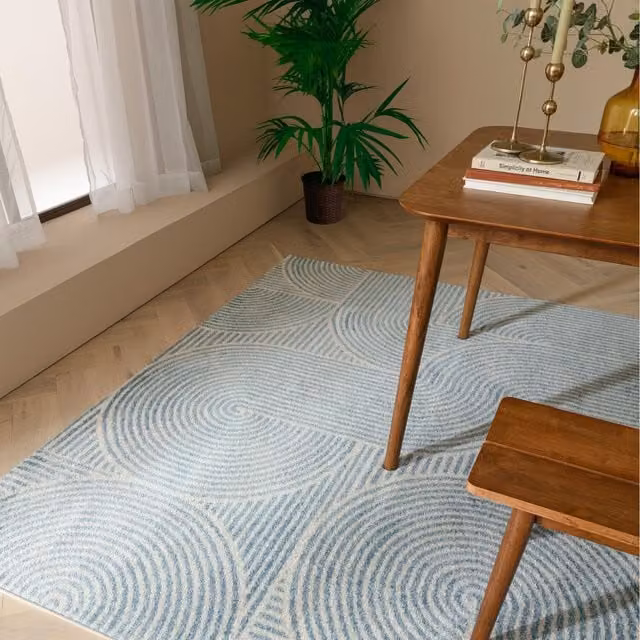 Furniturebox UK Swirl Modern Rectangular Rug in Blue and Beige, W: 170 cm