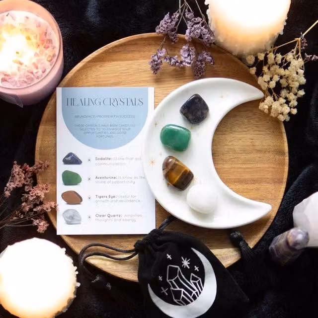 Uniqueful Success Healing Crystal Set with Moon Trinket Dish, Multicolour Organic Stone Set