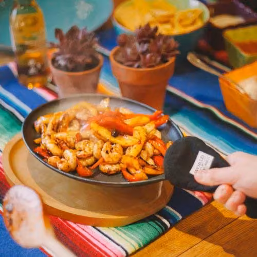 KitchenCraft Cast Iron Fajita Sizzler in Black, W/D/H: 41 x 19 x 5 cm – 3