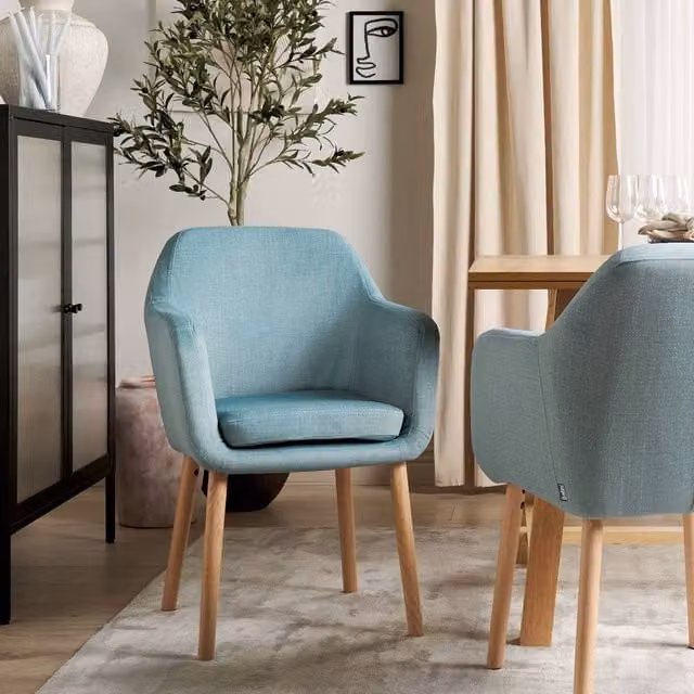 Wyld and Coco Blue Velvet Dining Chair with Armrests and Rubberwood Legs – 1