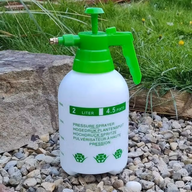 EONLION Manual Pressure Sprayer Knapsack in Green with 2 Litre Bottle – 1