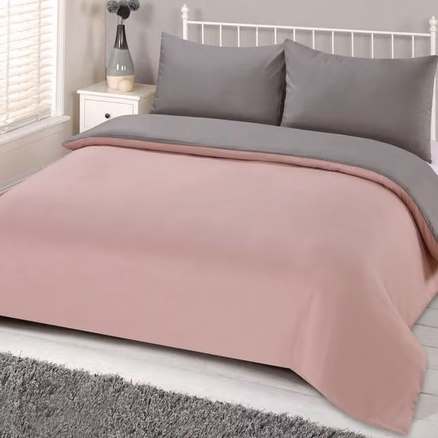 Brentfords Reversible Plain Microfibre Bedding Set with Pillowcase in Pink and Grey, 200 x 200 cm