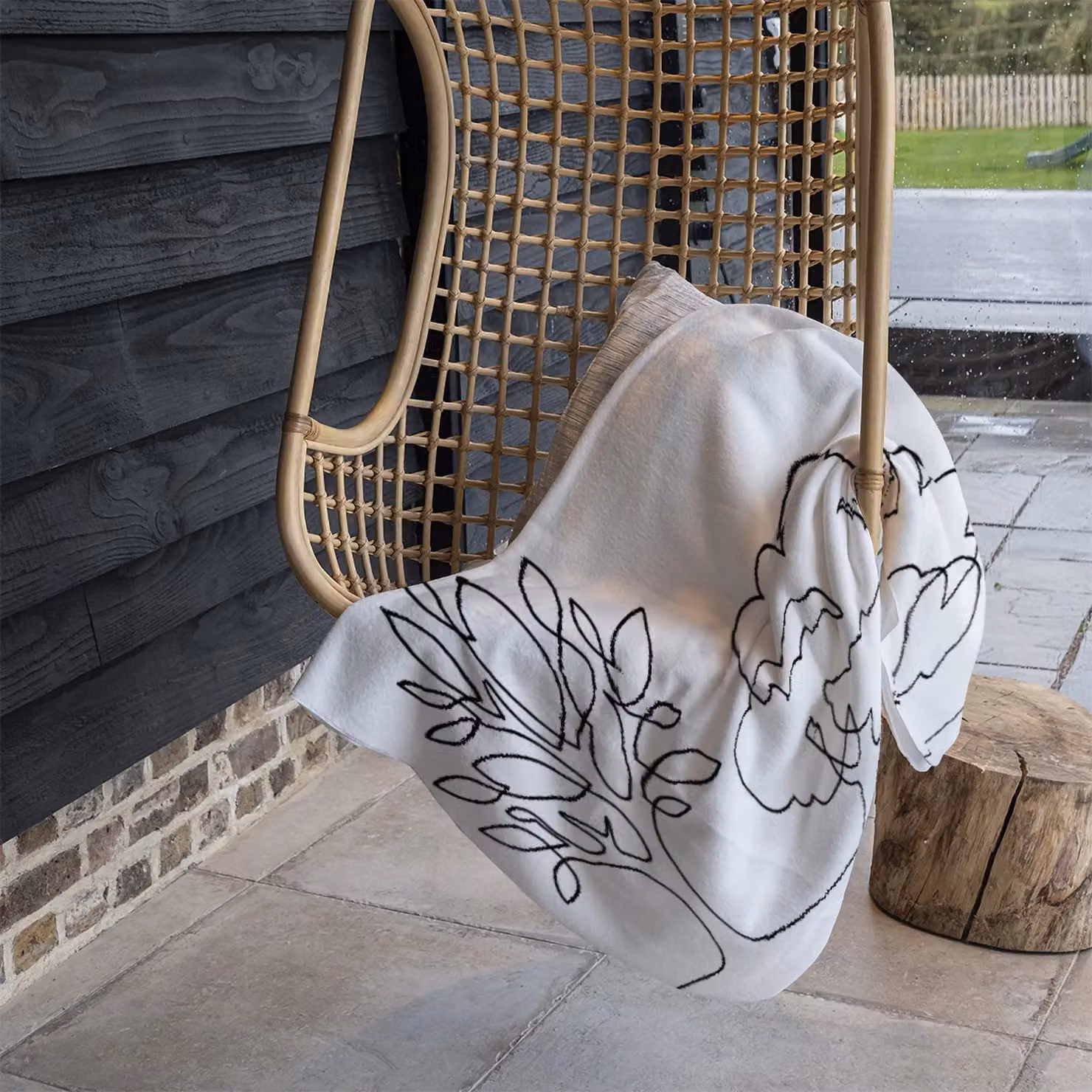 Benjamin Tate Design Line Drawing of Trees Fleece Blanket in White and Beige, W/D/H: 120 x 150 cm – 4