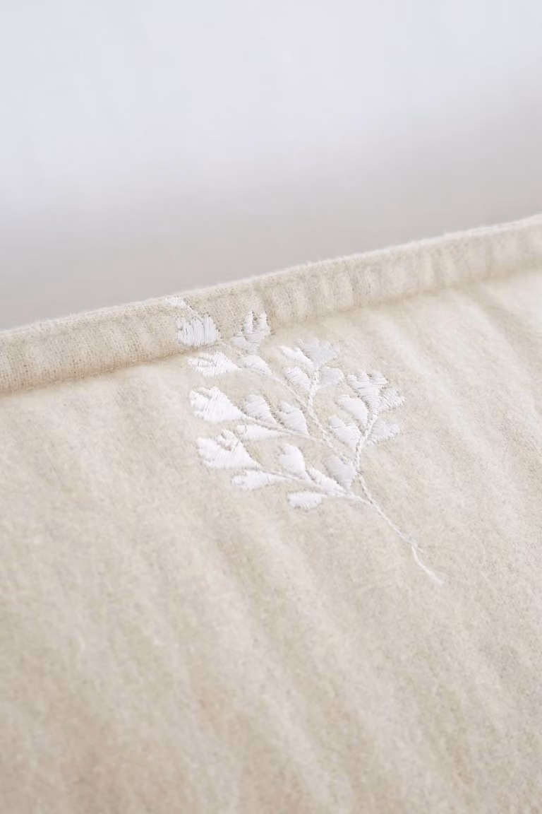 Bianca Brushed Embroidery Leaf Cotton Flannelette Duvet Cover Set in Beige, W/D/H: 200 x 200 cm