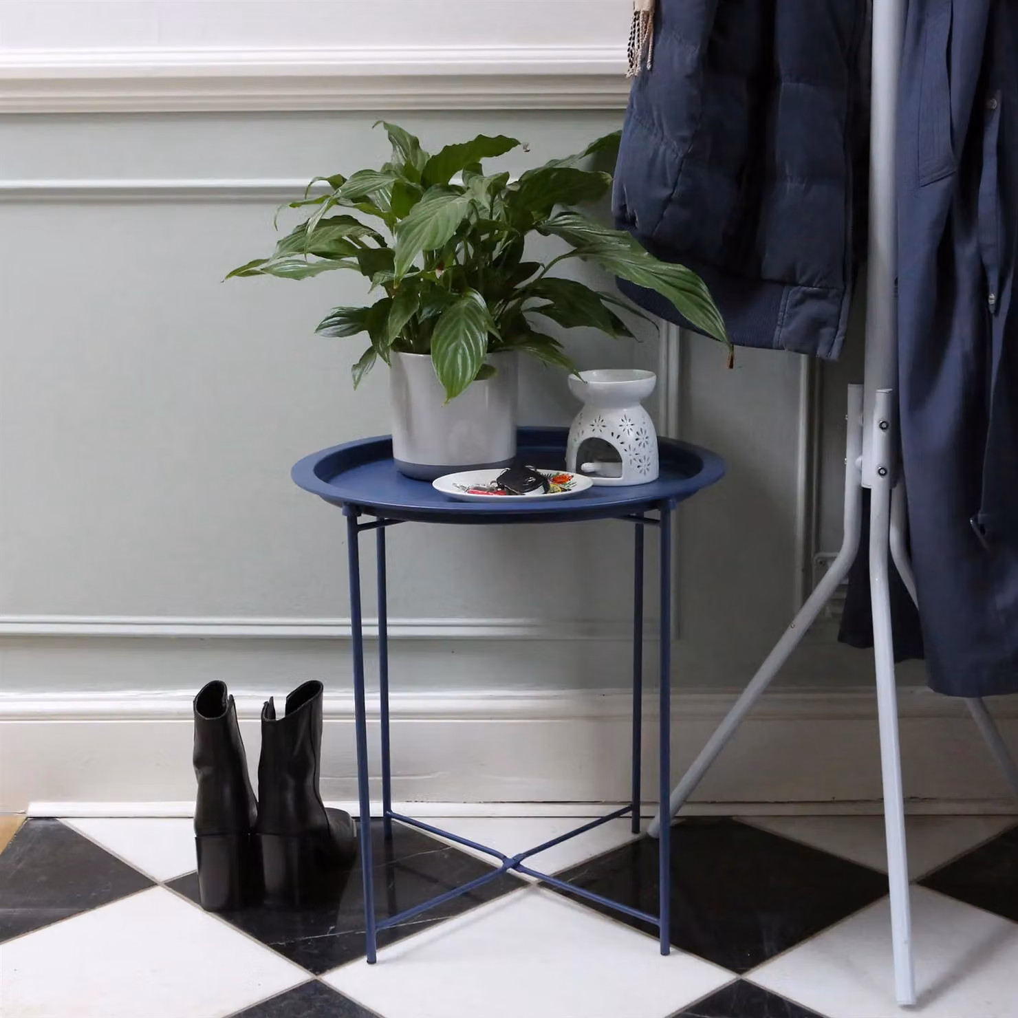 Harbour Housewares Round Metal Tray Table in Matte Blue – 6