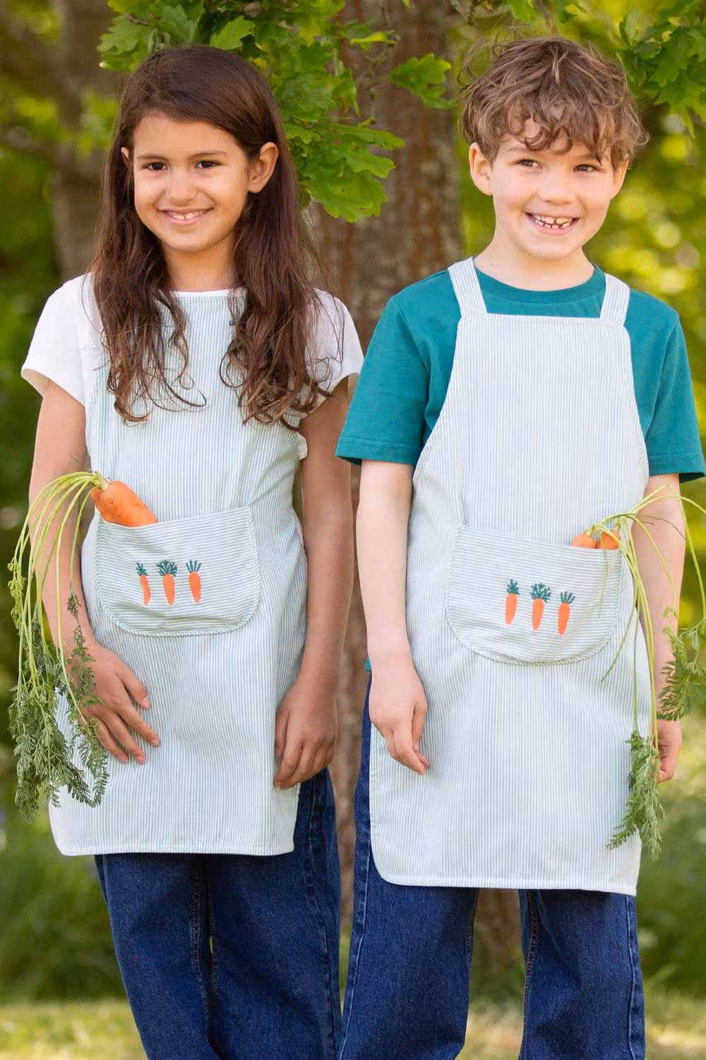 Kite Happy Carrot Unisex Cotton Apron in Green – 2