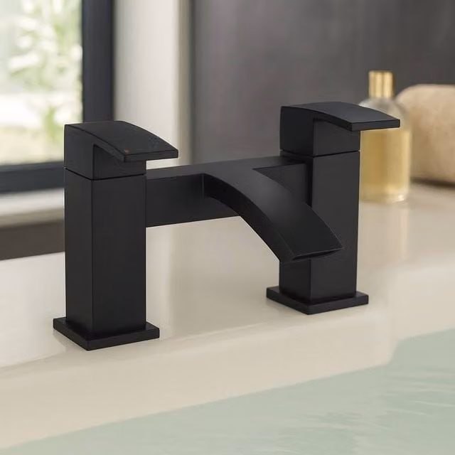 Bathroom Kingdom Brecon Bath Filler Tap in Matt Black