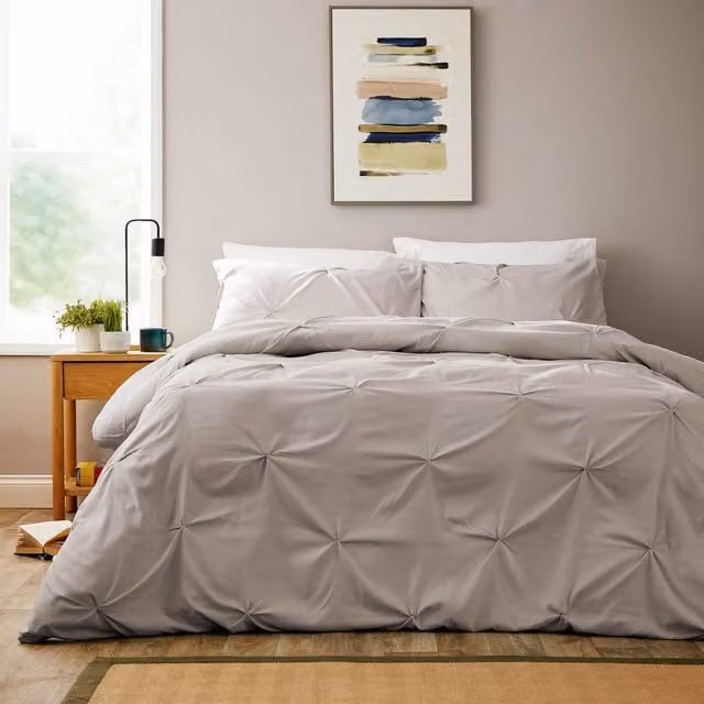 New Edge Blinds Pintuck Duvet Set in Natural Beige, 200 x 200 cm