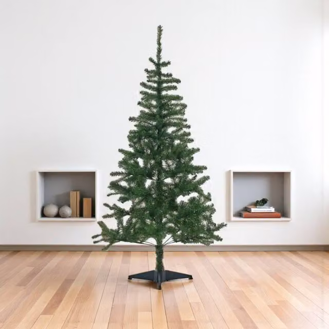 Garden Greatness 6ft Full Body Artificial Christmas Tree in Green