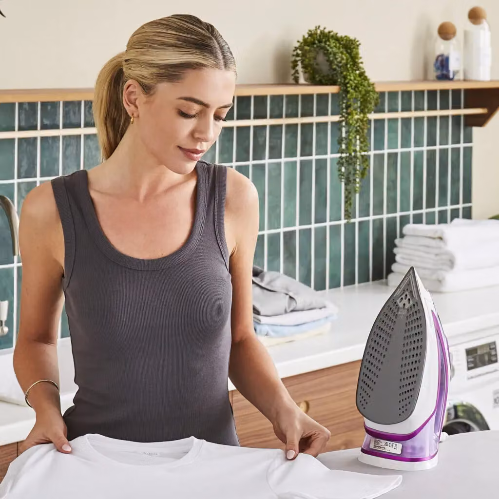 Morphy Richards Turbo Glide Steam Iron in Purple with Ceramic Soleplate and Auto Shut-off – 3