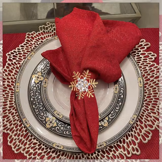 Trimming Shop Gold Snowflakes Design Napkin Rings for Adults